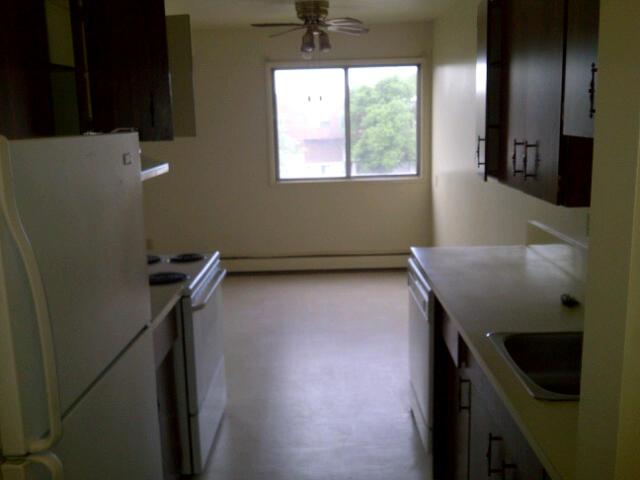 7606-156 St - PATRICIA HEIGHTS MANOR - YOUR NEWLY RENOVATED, large 2 BDRM APT - JUST IN TIME FOR SUMMER! This suite is just like new - ONLY BIGGER! The suite has new flooring, closet doors, paint, blinds, ceiling fans, etc - it is a place you will be pleased to call home