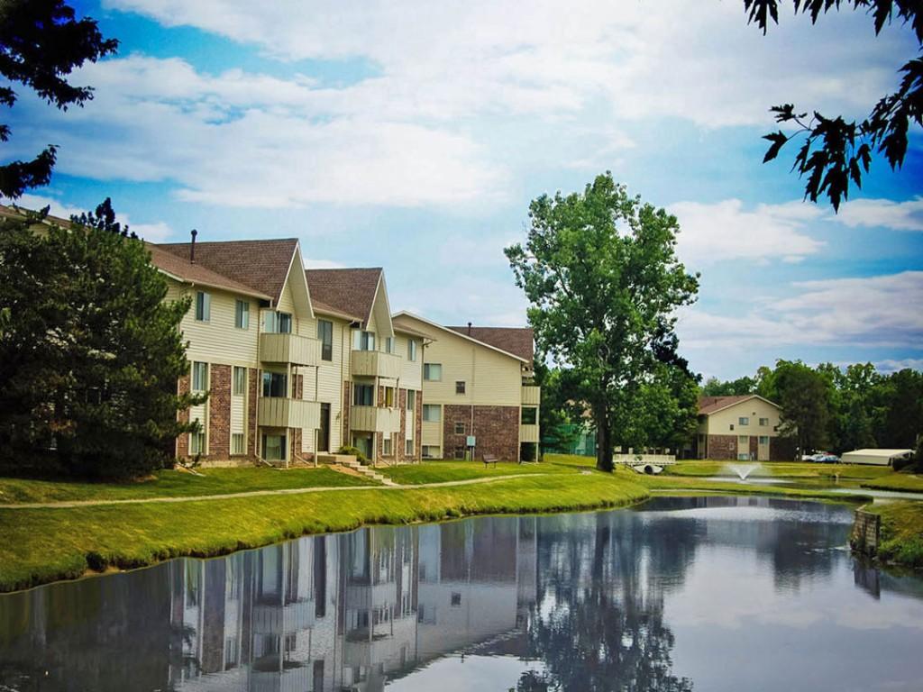 Castle Pointe Apartments, Haslett MI Walk Score