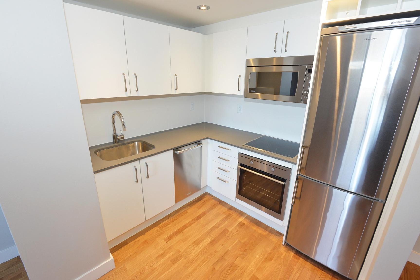 Oak Street Apartments, Toronto ON Walk Score