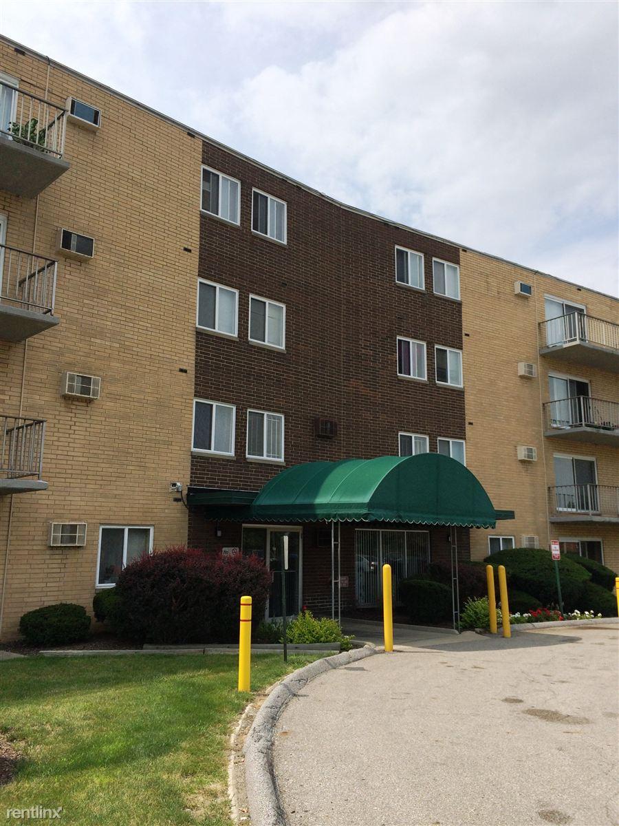 Statehouse Apartments, Parma OH Walk Score