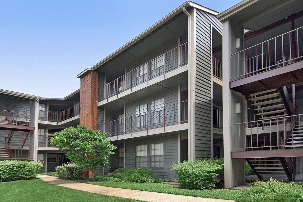 Hampton Greens Apartments, Dallas TX Walk Score