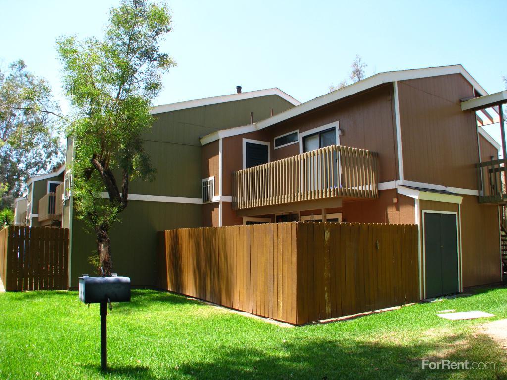 Canyon Crest Village Apartments, Riverside CA Walk Score