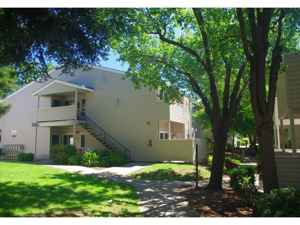 Pepperwood Knoll Apartments, Foothill Farms CA Walk Score