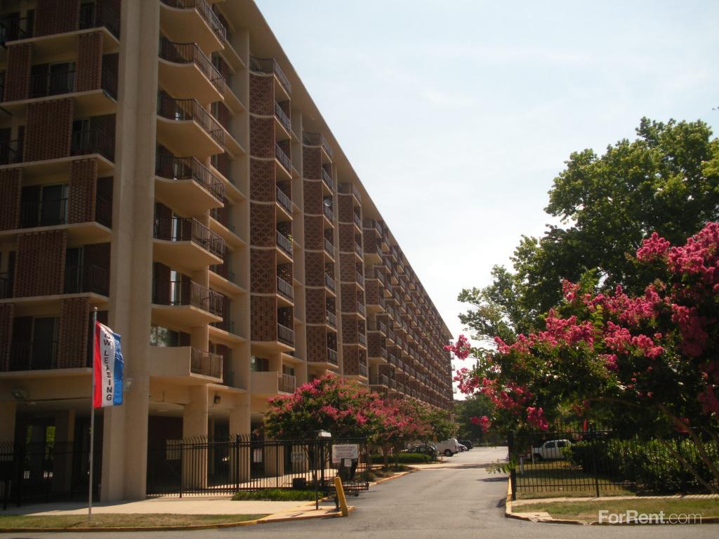 Capitol Park Plaza and Twins Apartments, Washington D.C. DC Walk Score