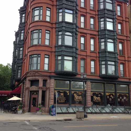 photo of Nina's Coffee Cafe at 165 Western Ave N St Paul MN 55102