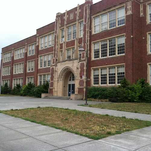 photo of James Madison Junior High School at 3429 45th Avenue Southwest Seattle WA 98116