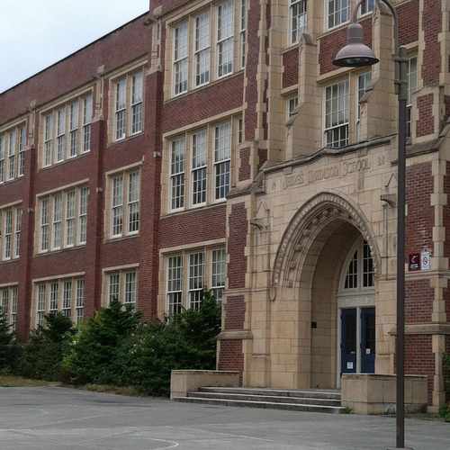 photo of Madison Middle School at 3429 45th Avenue Southwest Seattle WA 98116