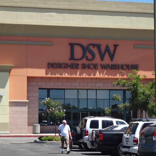photo of DSW Designer Shoe Warehouse at 21300 Victory Boulevard Los Angeles CA 91367