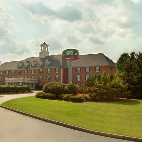 photo of Courtyard Boston Woburn/Burlington at 240 Mishawum Road Woburn MA 01801