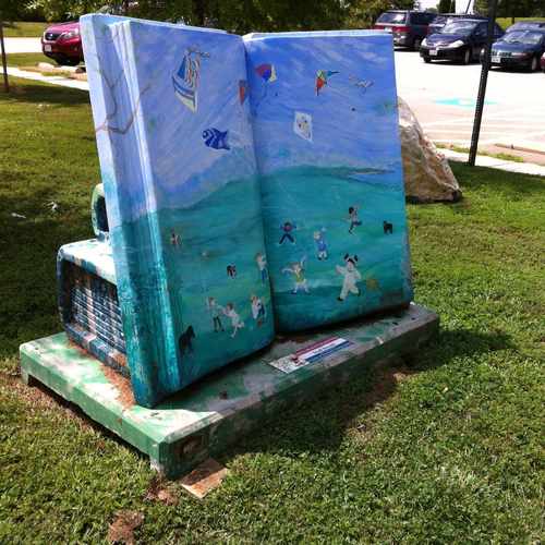 photo of Burke Centre Library at 5935 Freds Oak Road Burke VA 22015