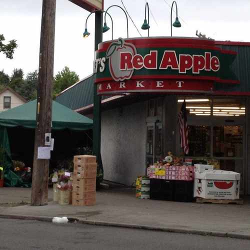 photo of Bert's Red Apple at 1801 41st Avenue East Seattle WA 98112
