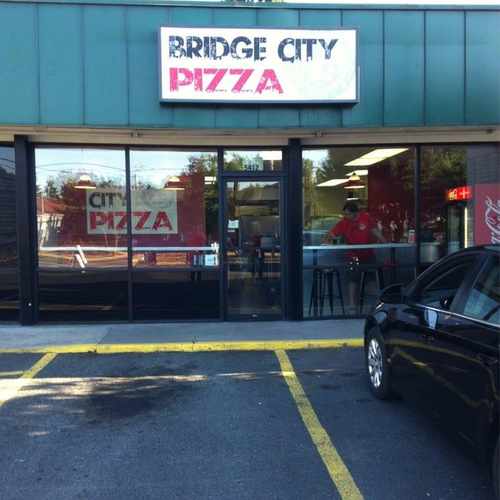 photo of Bridge City Pizza at 5412 Southeast Woodstock Boulevard Portland OR 97206