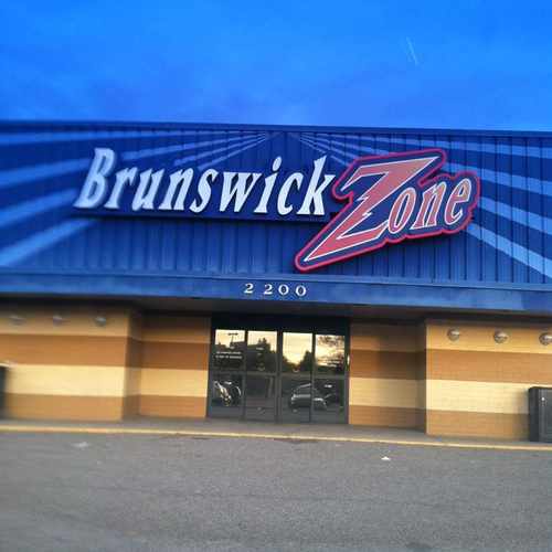 photo of Bowlero Heather Ridge at 2200 South Peoria Street Aurora CO 80014