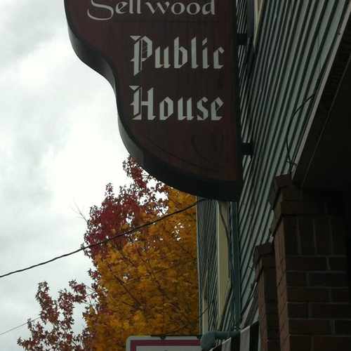 photo of Sellwood Public House at 8132 Southeast 13th Avenue Portland OR 97202
