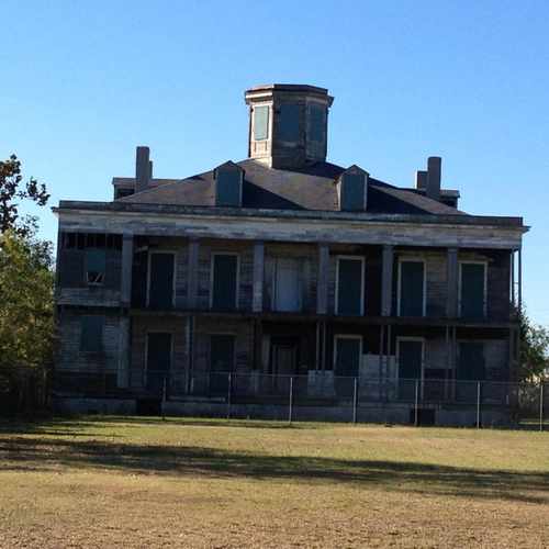 photo of Lebeau Plantation House at 7198 Bienvenue St Arabi LA 70032