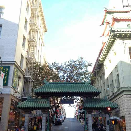 photo of Dragon's Gate at Bush Street San Francisco CA US