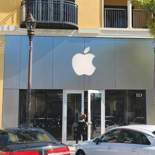 photo of Apple at 23151 Fashion Drive Estero FL 33928