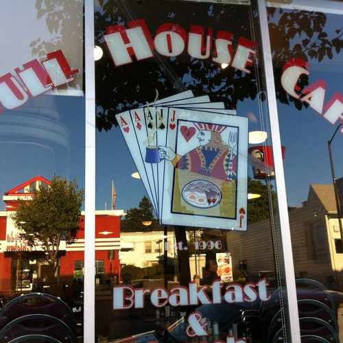 photo of Full House Cafe at 3700 MacArthur Boulevard Oakland CA 94619