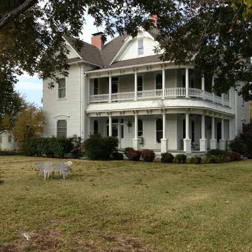 photo of Hawkins White House at 717 West Avenue G Midlothian TX 76065