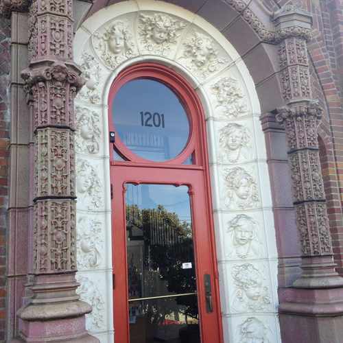 photo of Lycee Francais La Perouse Front Entrance at 1935 19th Avenue San Francisco CA 94116