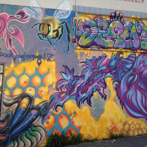 photo of Mural/Graffiti On Parkside Cleaners at 2400 17th Avenue San Francisco CA 94116