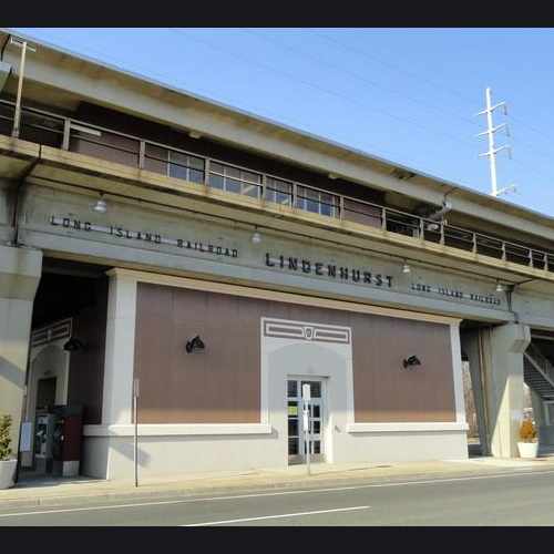 photo of Lindenhurst NY Train Station at W Hoffman Ave Lindenhurst NY US