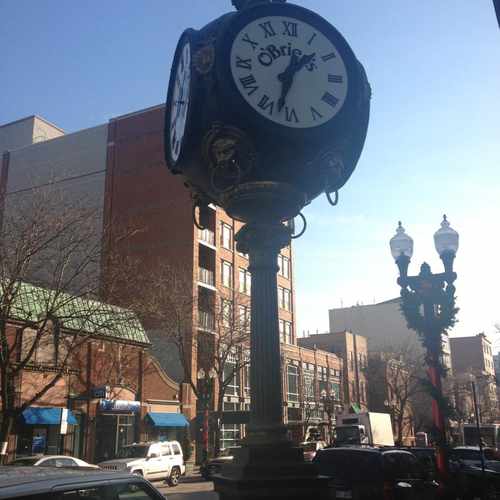 photo of Street Clock at 1529 North Wells Street Chicago IL 60610