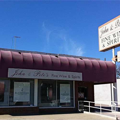 photo of John & Pete's Fine Wine and Spirits at 621 North La Cienega Boulevard West Hollywood CA 90069