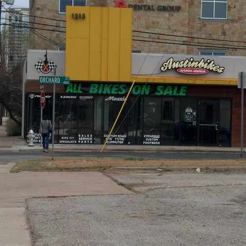 photo of Austin Bike Station at 213 West 5th Street Austin TX 78701