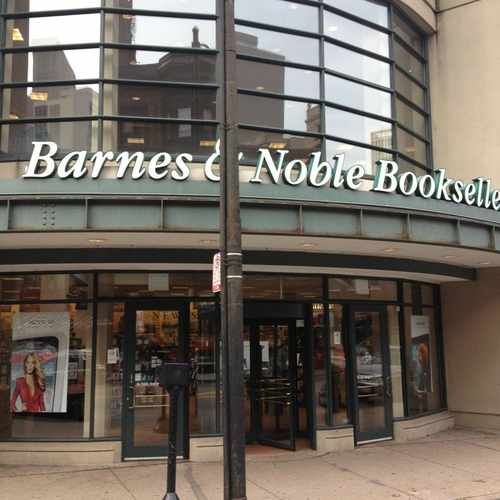 photo of Barnes & Noble at 1130 N State St Chicago IL 60611