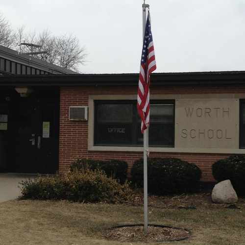 photo of Worth Elementary School at 11158 South Oak Park Avenue Worth IL 60482