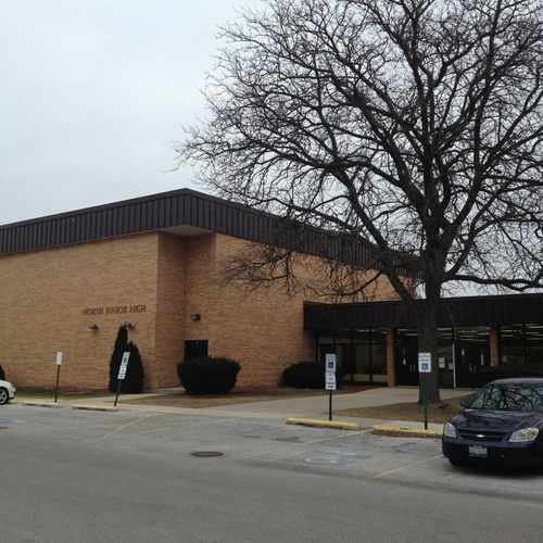 photo of Worth Junior High School at 11151 New England Ave Worth IL 60482
