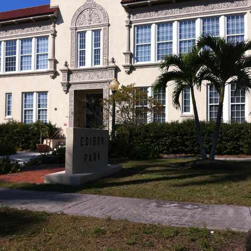photo of Edison Park Creative and Expressive Arts School at 2401 Euclid Avenue Fort Myers FL 33901