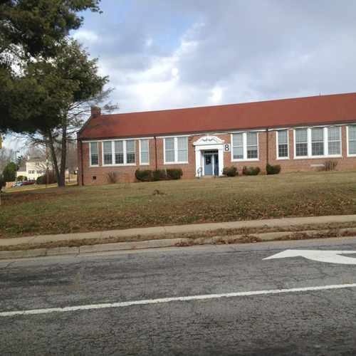 photo of White Oak Elementary School at 9645 Burke Lake Road Burke VA 22015
