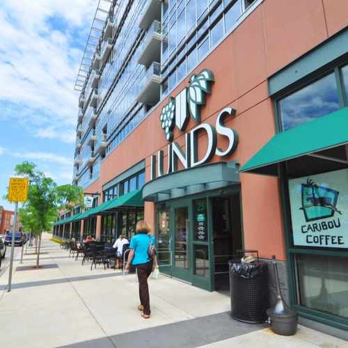 photo of Lunds & Byerlys Creations Café - Northeast Minneapolis at 25 University Avenue Southeast Minneapolis MN 55414