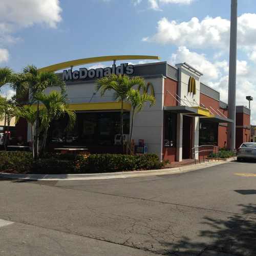 photo of McDonald's at 8505 NW 186 St Hialeah FL 33015