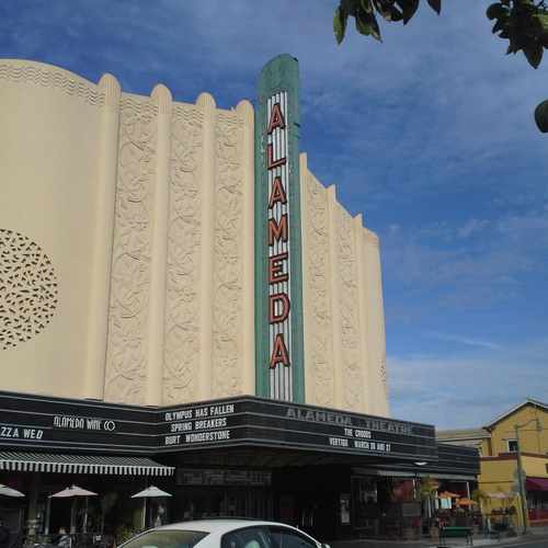photo of Alameda Theatre & Cineplex at 2317 Central Avenue Alameda CA 94501