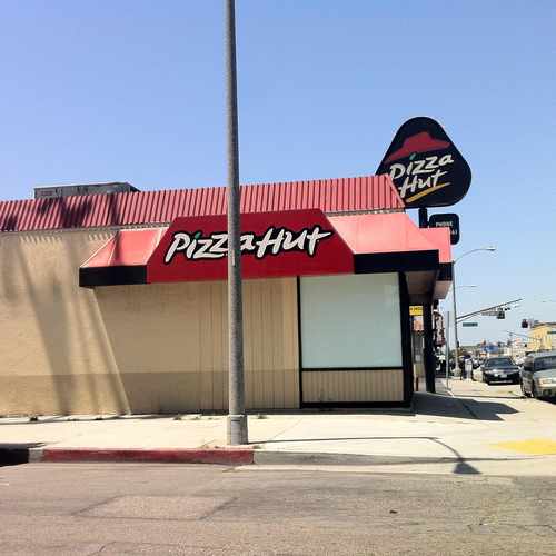 photo of Pizza Hut at 3498 East 7th Street Long Beach CA 90804