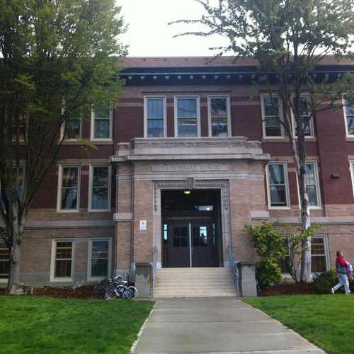 photo of Mc Donald Elementary School at 144 Northeast 54th Street Seattle WA 98105