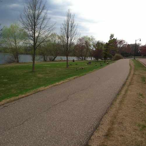photo of Trail Around Lake Of The Isles at 1627 East 26th Street Minneapolis MN 55404