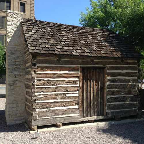 photo of Founder's Plaza at 198 North Record Street Dallas TX 75202