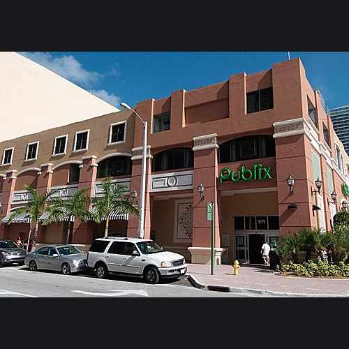 photo of Publix Super Market at 911 Southwest 1st Avenue Miami FL 33130