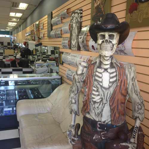 photo of Wilcox Tattoo at 6502 Hollywood Boulevard Los Angeles CA 90028