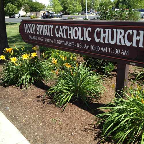 photo of Holy Spirit Catholic Church at 355 East Champlain Drive Fresno CA 93730