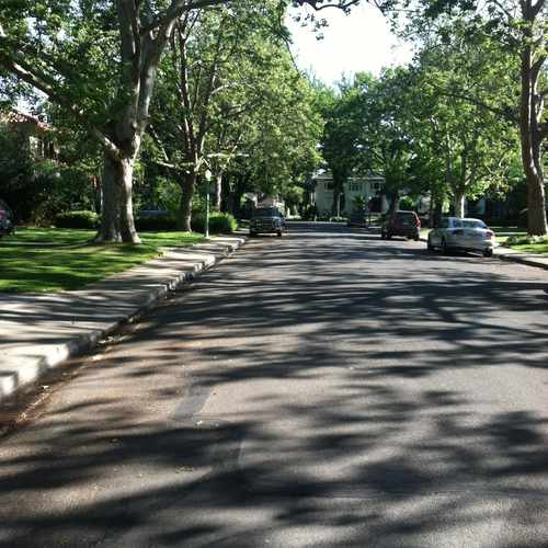 photo of J ST & 43RD ST (EB) at 1022 44th Street Sacramento CA 95819