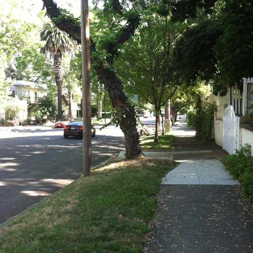 photo of 2206-12 V Street at 2206 V Street Sacramento CA 95818