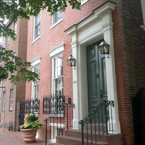 photo of Rowhouse with Gaslight Lamp at 217 North Royal Street Alexandria VA 22314