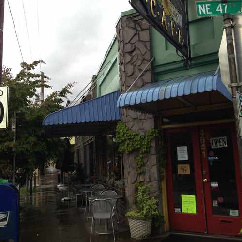 photo of the Alameda Cafe at 4641 Northeast Fremont Street Portland OR 97213