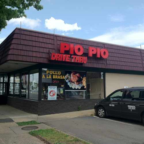photo of Pio Pio Peruvian Restaurant at 3300 Wilson Boulevard Arlington VA 22201