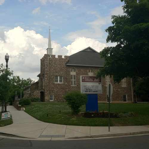 photo of Wilson Boulevard Christian Church at 3850 Wilson Blvd Arlington VA 22203